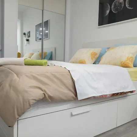 Cozy Near Victoria Metro Station Atene