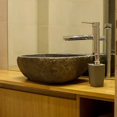 Apart Otel 12 Keys Atina