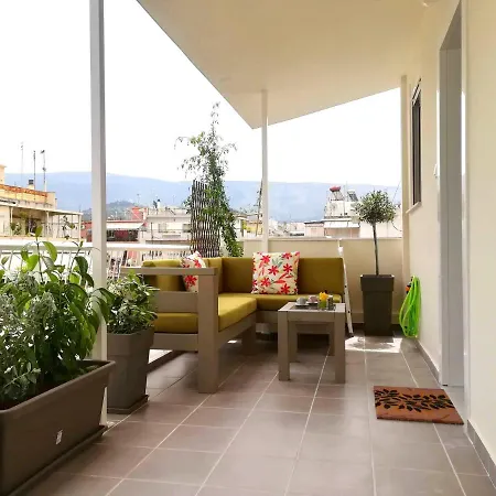 Petite Paradise In Center Athens