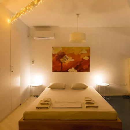 Apartment Urban Loft With Balcony Across The Acropolis Athens