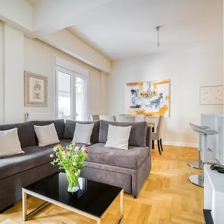 Lovely Sunlit 2 Bedroom 2 Bathroom