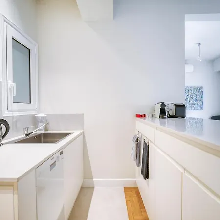 Lovely Sunlit 2 Bedroom 2 Bathroom * Athens