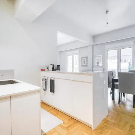 Apartment Lovely Sunlit 2 Bedroom 2 Bathroom Athens