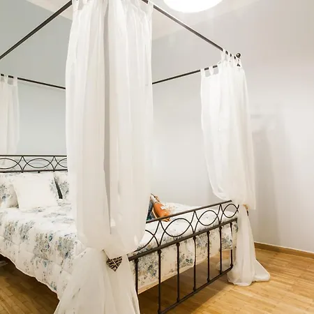 Проживание в семье Syntagma Private Sweet Safe Double With Shared Bathroom
