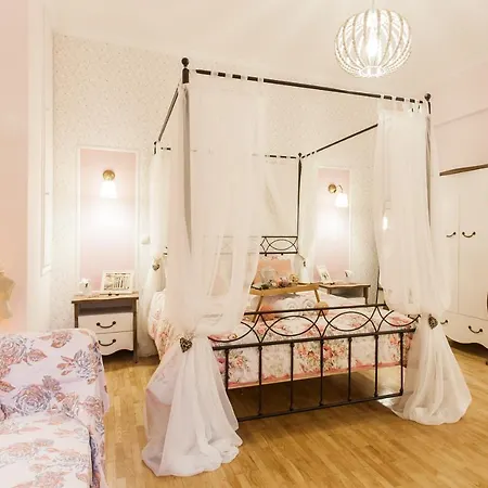 Syntagma Private Sweet Safe Double With Shared Bathroom Проживание в семье