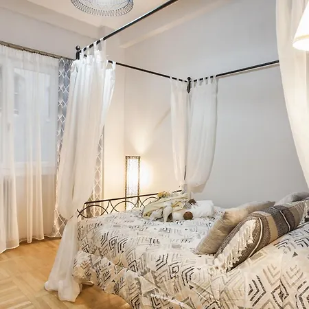 Проживание в семье Syntagma Private Sweet Safe Double With Shared Bathroom *