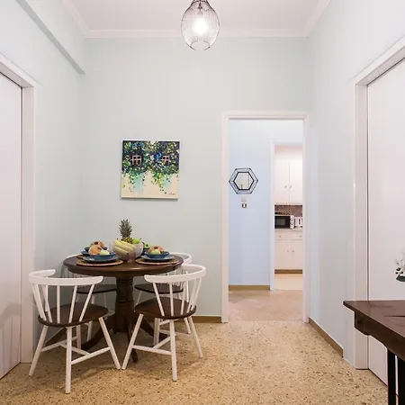 Проживание в семье Syntagma Private Sweet Safe Double With Shared Bathroom