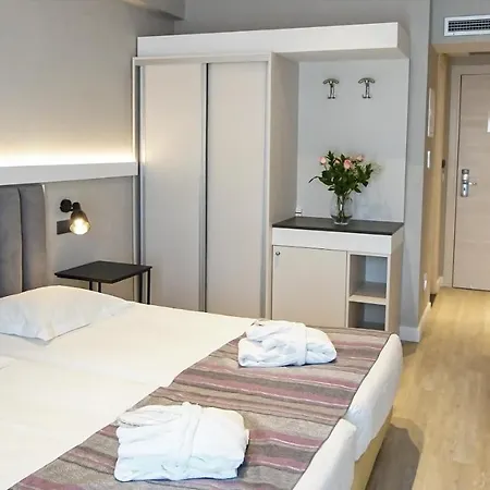 Otel Cypria 4*