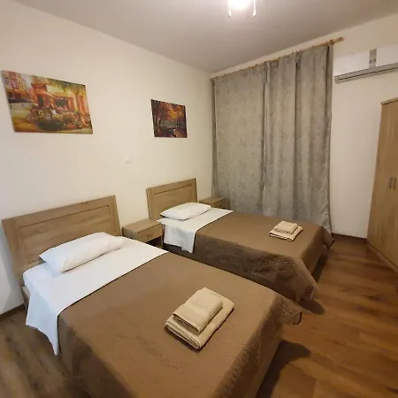 Center 2* Atény