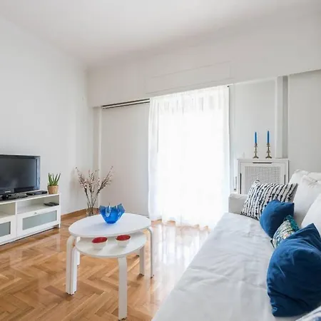 New! Bright & Remodeled 1bed 2min Walk To Acropolis Athens