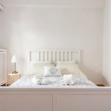 New! Bright & Remodeled 1bed 2min Walk To Acropolis Apartment Athens