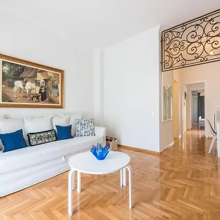 New! Bright & Remodeled 1bed 2min Walk To Acropolis Apartment