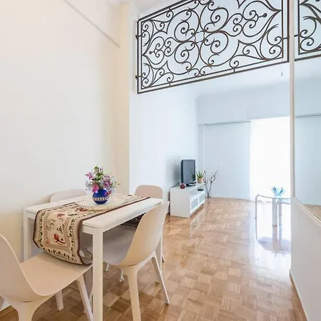 New! Bright & Remodeled 1bed 2min Walk To Acropolis Apartment Athens