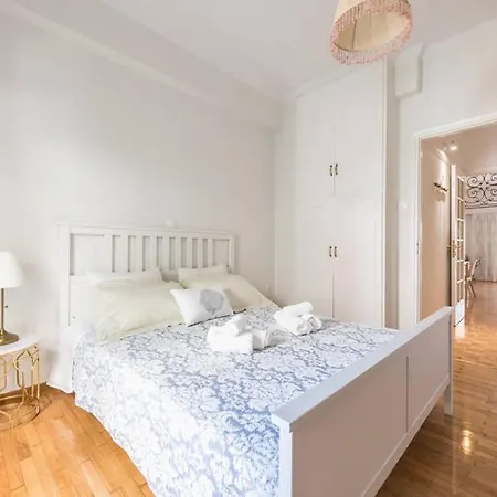 New! Bright & Remodeled 1bed 2min Walk To Acropolis Apartment *