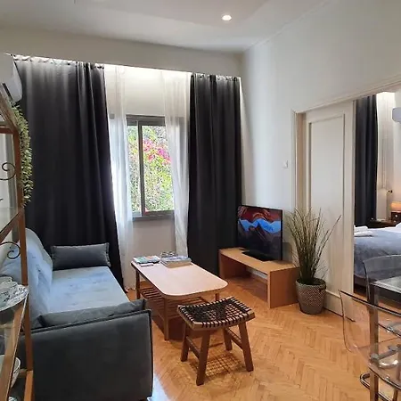 Cozy In Kolonaki. Apartment
