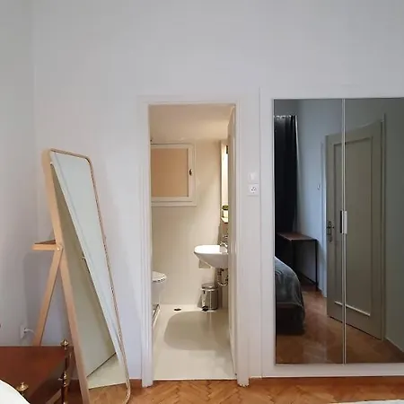Apartment Cozy In Kolonaki. *