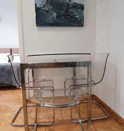 Cozy In Kolonaki. Apartment *