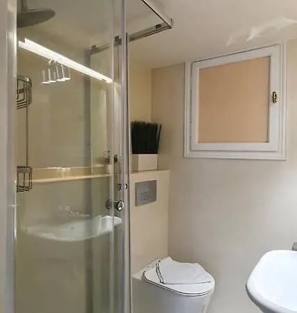 Cozy In Kolonaki. Apartment Athens