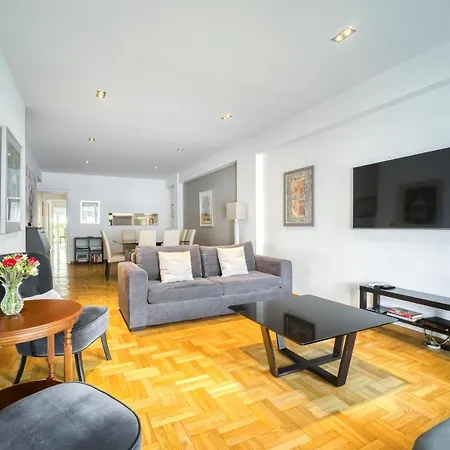Bright Spacious Luxury In Prime * אתונה