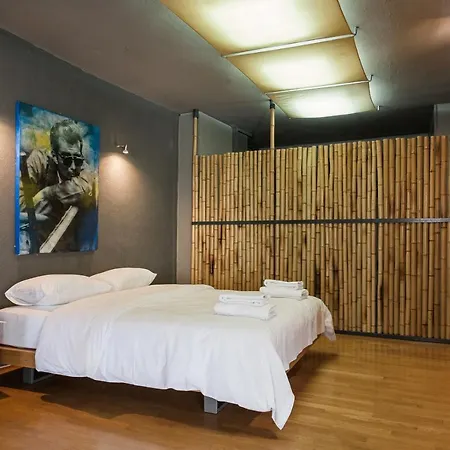Artists' Favorite Spacious Loft Near Acropolis!! Apartment