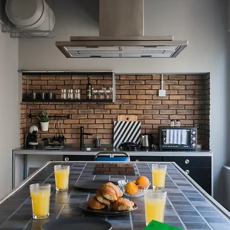 Artists' Favorite Spacious Loft Near Acropolis!! Athens
