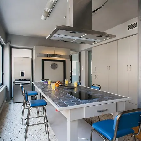 Artists' Favorite Spacious Loft Near Acropolis!! Apartment Athens