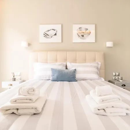 A15 Pristine & Lux Near Syntagma Square * Athens