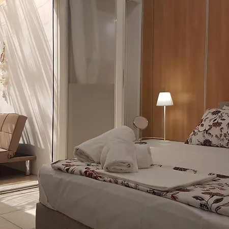 Sky - Center, 5 Bd, 4 Bath * Athens
