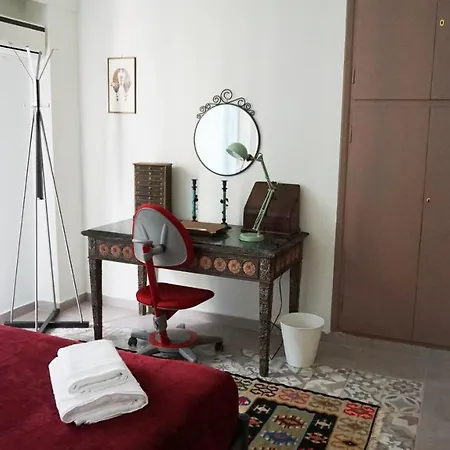 A Few Steps Away From Syntagma And Plaka By Athenian Homes *