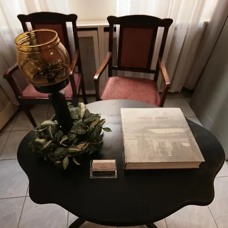 Adam's Hotell