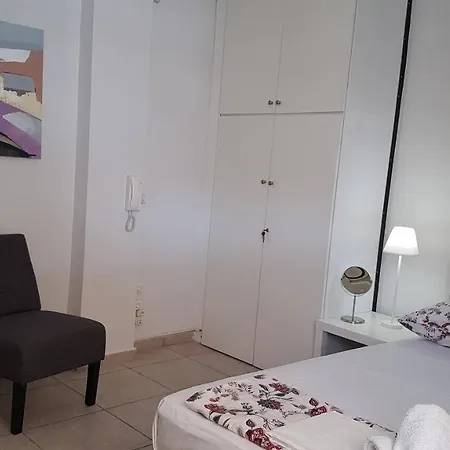 Sky - Center, 5 Bd, 4 Bath * Athens