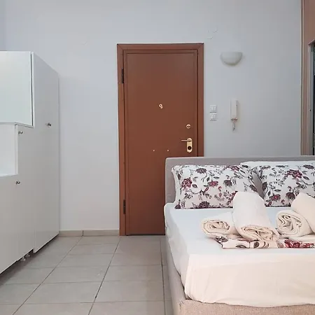 Sky - Center, 5 Bd, 4 Bath * Athens
