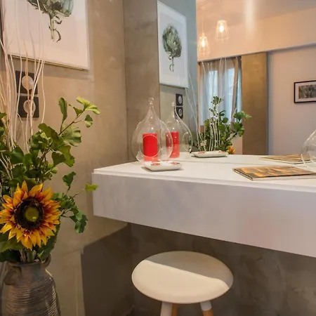 Athenian Living