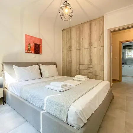 Downtown Retreat 67sqm In Neos Kosmos *