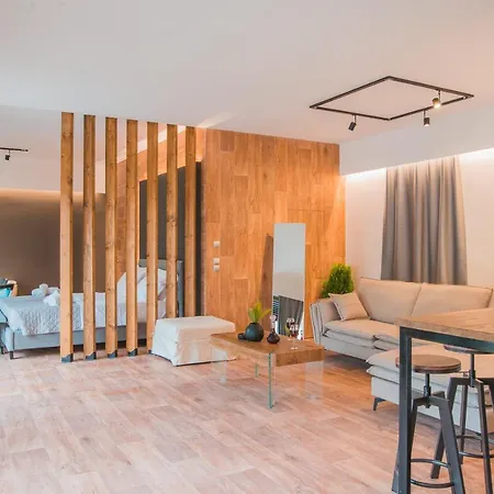 Noho Boutique , Premium Living Lazeon 7 דירה *