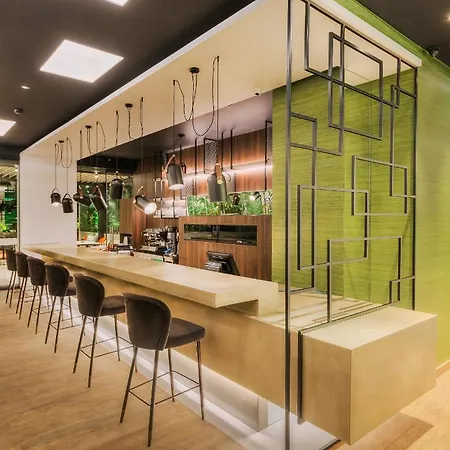 Hotel Ivis 4 Boutique 4*