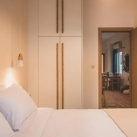 Luxury With Acropolis View Terrace And Jacuzzi In The Heart Of - Living Stone Azurite Athene
