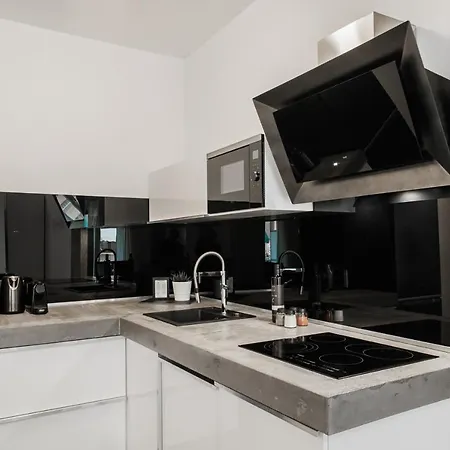 Industrial 1br In Ampelokipoi Area By Upstreet