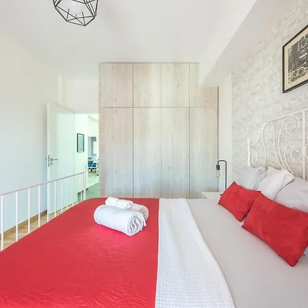 Superb Acropolis View 3bd In Historical Center Apartment *