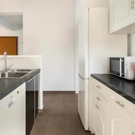 Апартаменты βright Walled Designed In Glyfada Center