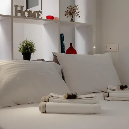 New Luxury In The Heart Of Thiseio. * 아테네