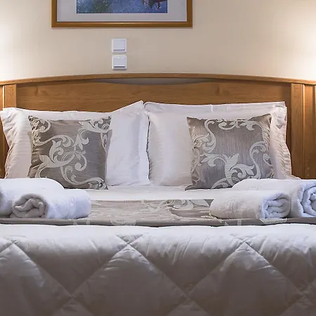 Ares Hotel