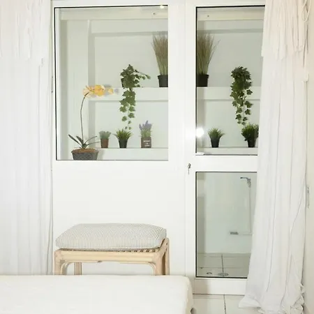 Apartment Vouliagmeni's Secret Garden Near The Sea *