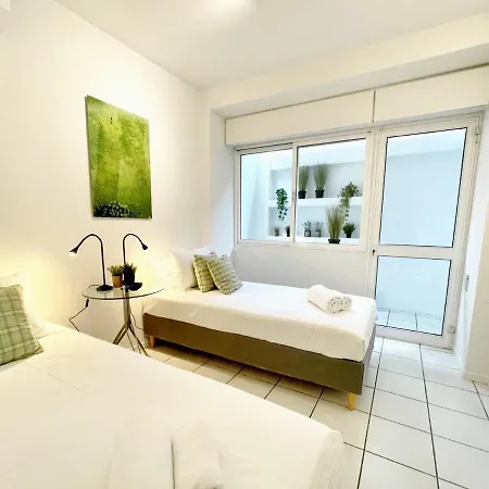 Apartment Vouliagmeni's Secret Garden Near The Sea *