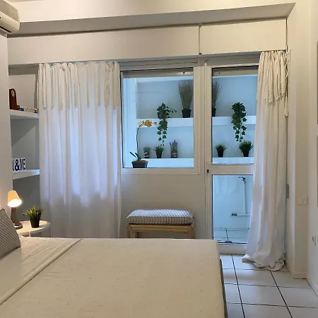 Apartment Vouliagmeni's Secret Garden Near The Sea *