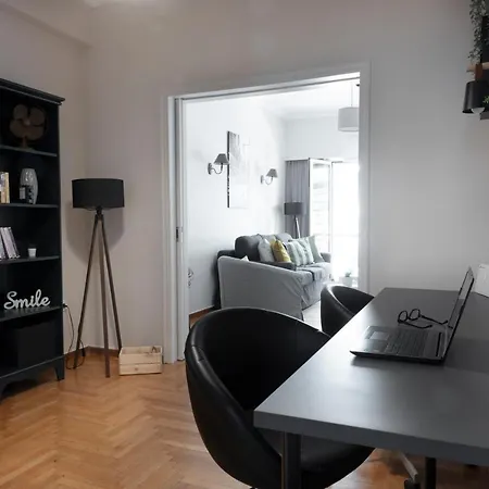 Apartment Spacious Flat In The Heart Of Athens! Athens