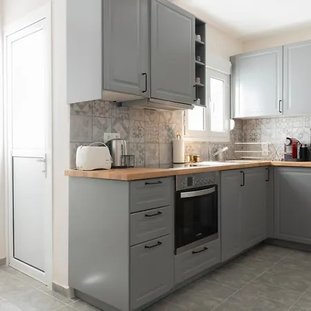 Apartment Spacious Flat In The Heart Of Athens! *