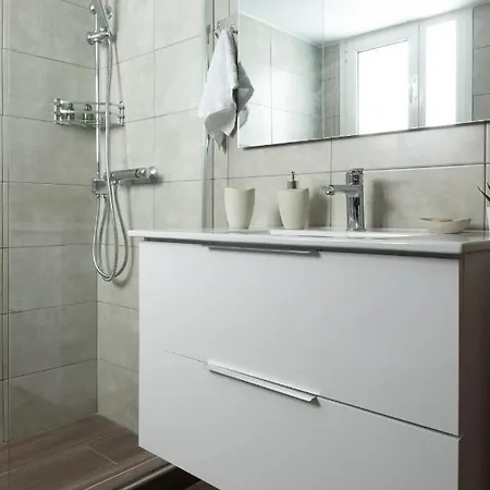 Apartment Spacious Flat In The Heart Of Athens! *