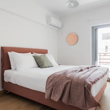 Stellar 3br With Balcony By Upstreet Apartment *