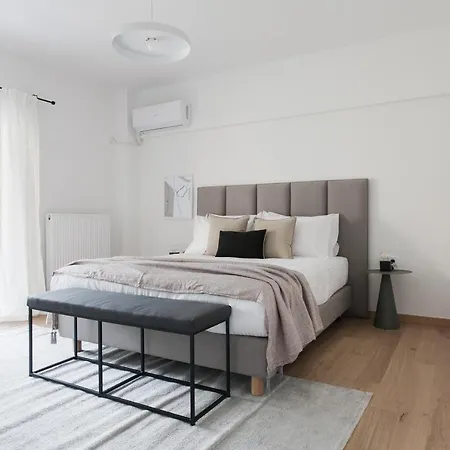 Stellar 3br With Balcony By Upstreet Apartment